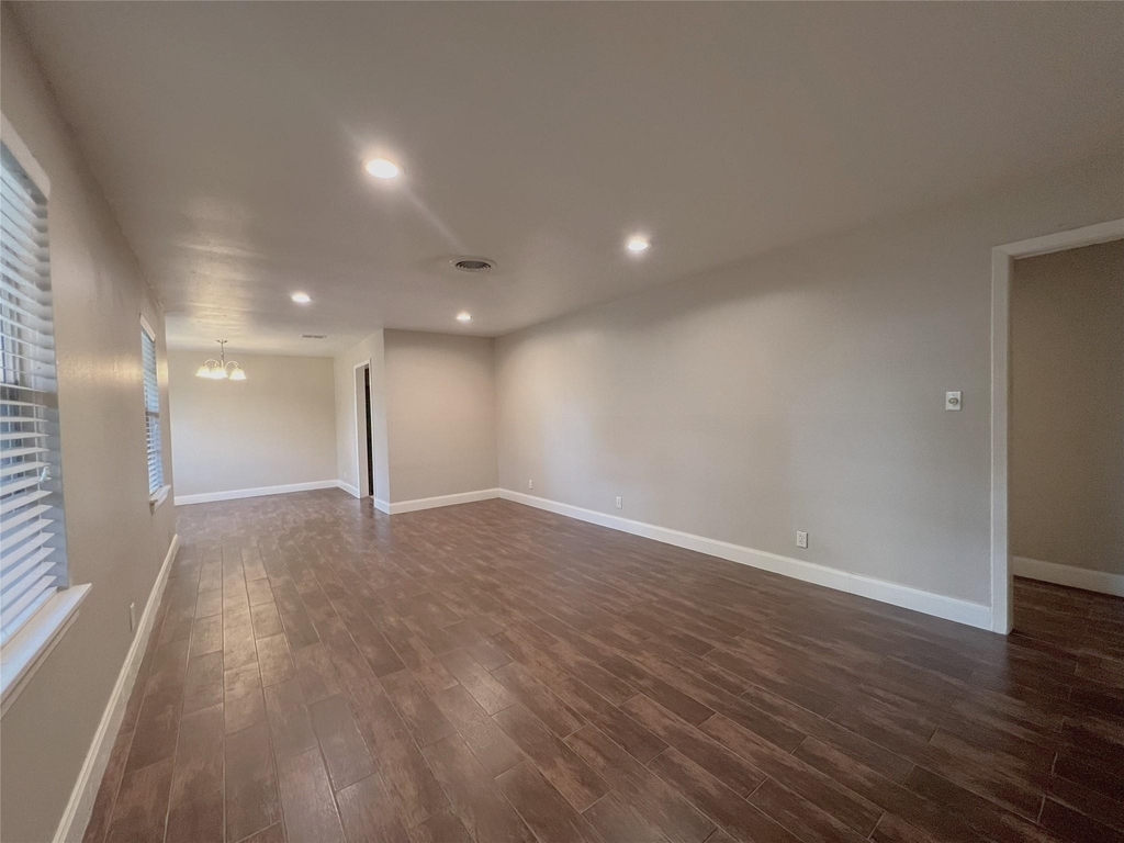 10014 Cedardale Drive - Photo 4