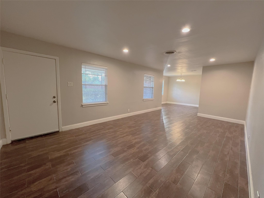 10014 Cedardale Drive - Photo 5