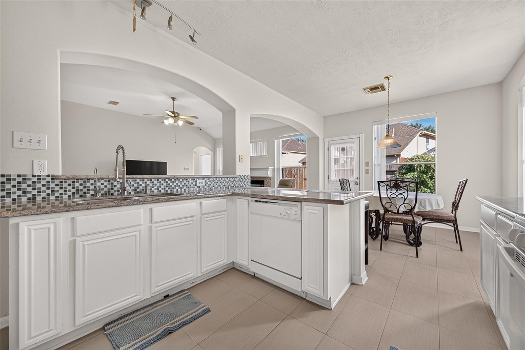14806 Fletcher Bridge Court - Photo 15