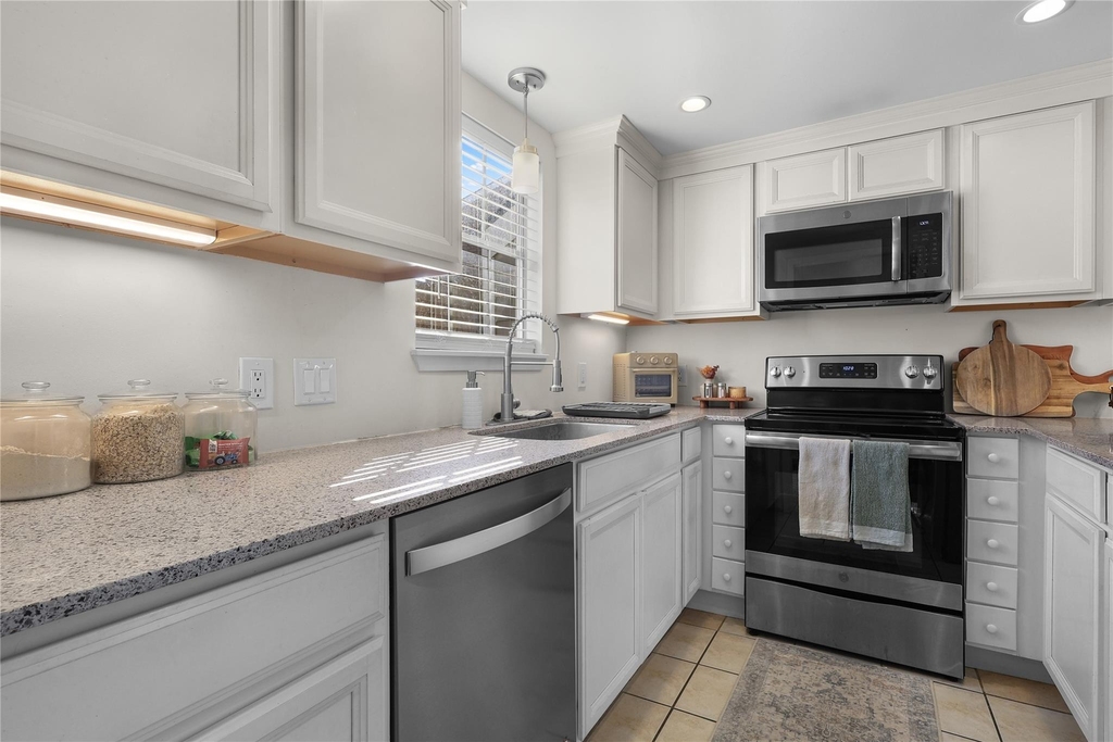 11710 Southlake Drive - Photo 14