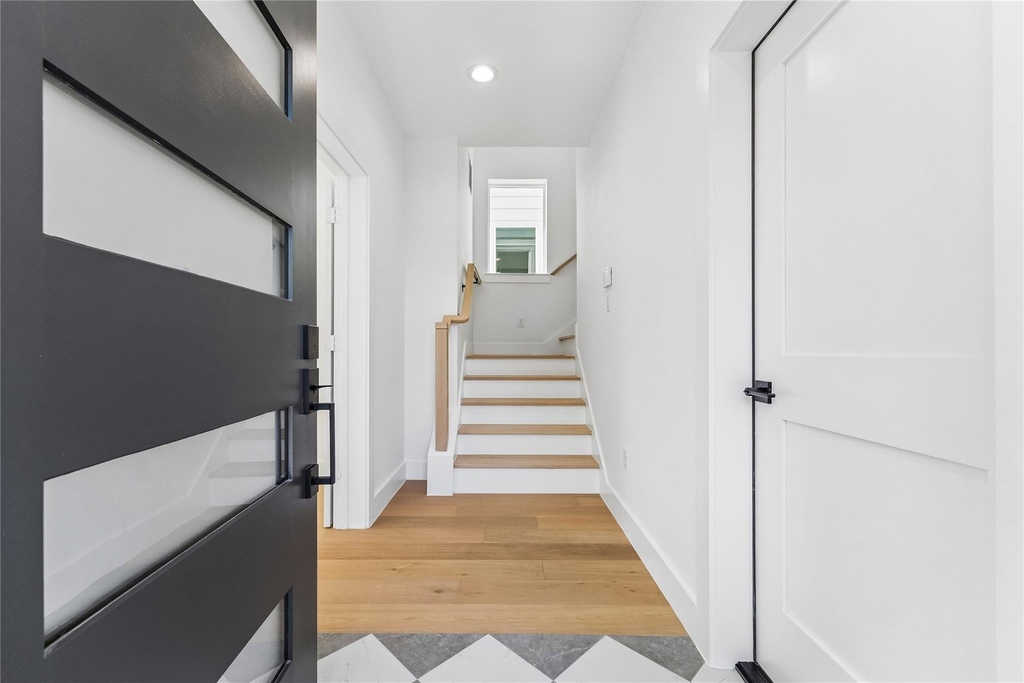3402 Market Street - Photo 2