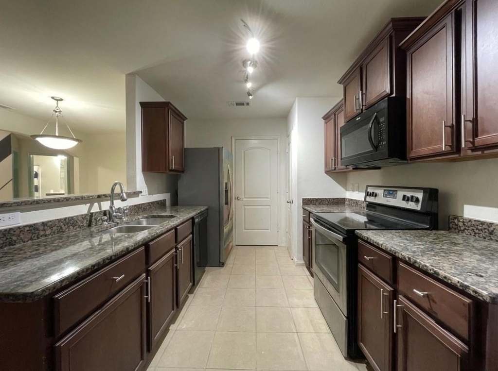 1527 Loose Stone Drive - Photo 7