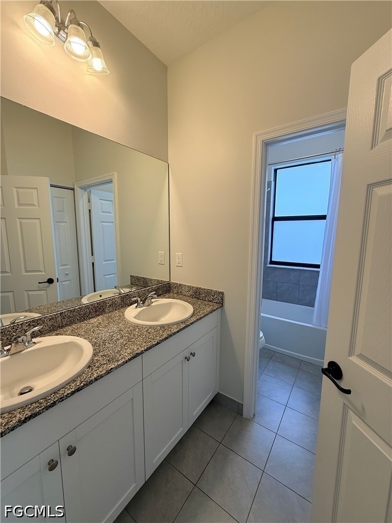 5489 Soria Avenue - Photo 23