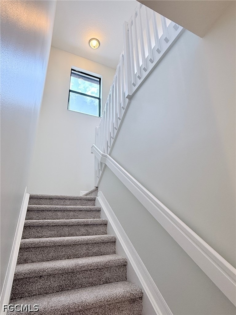 5489 Soria Avenue - Photo 13