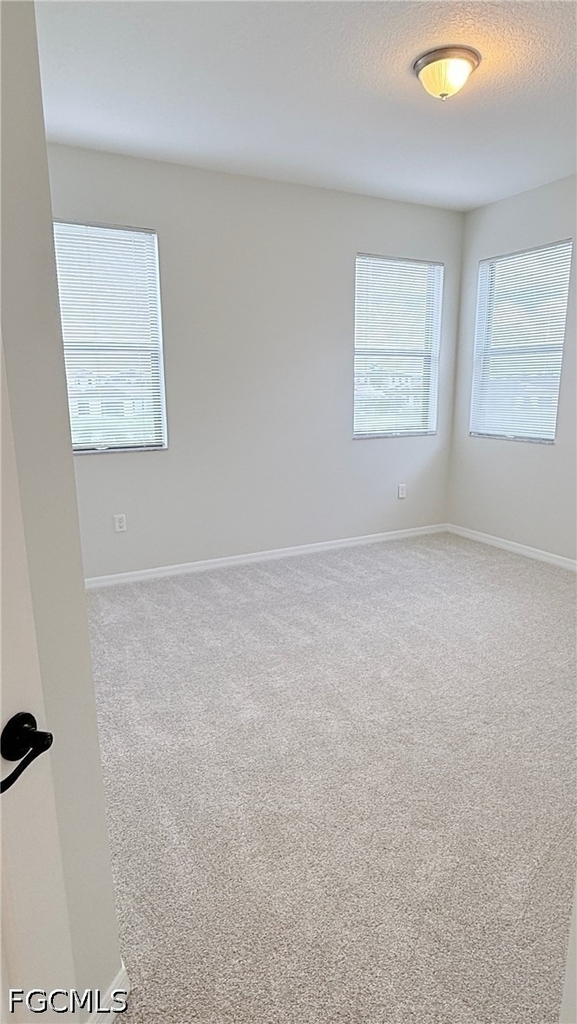 5489 Soria Avenue - Photo 22