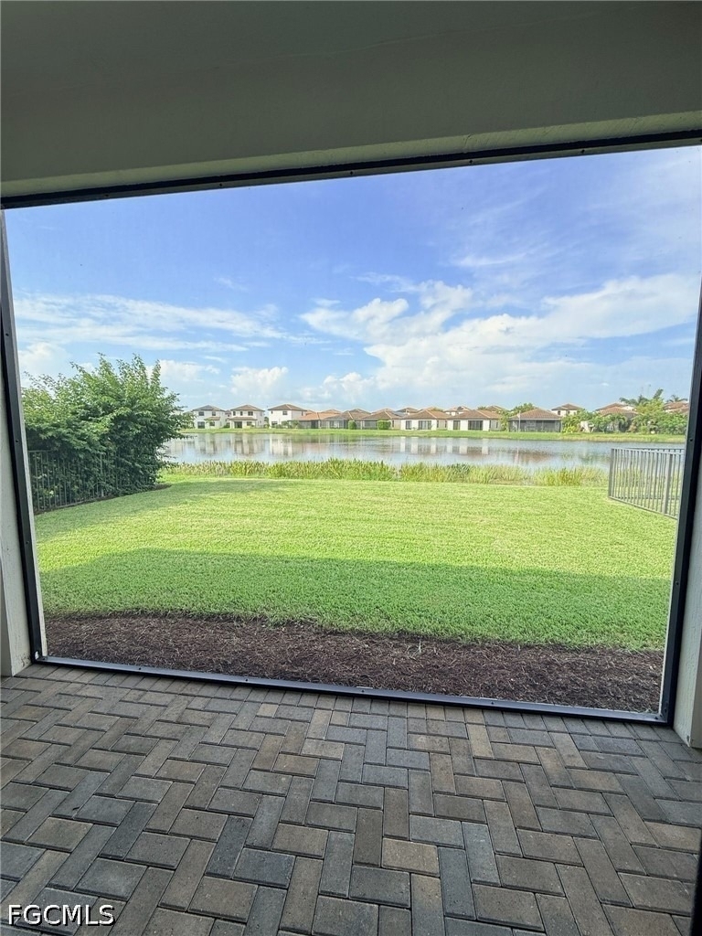 5489 Soria Avenue - Photo 2