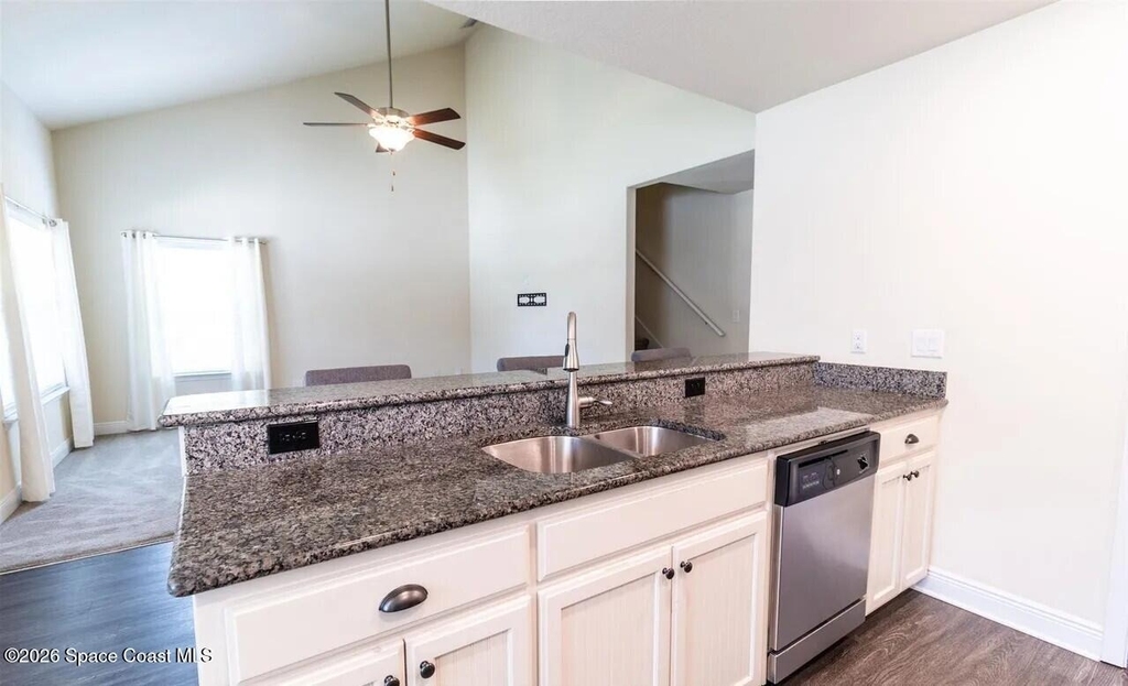 300 Seamarge Lane - Photo 5