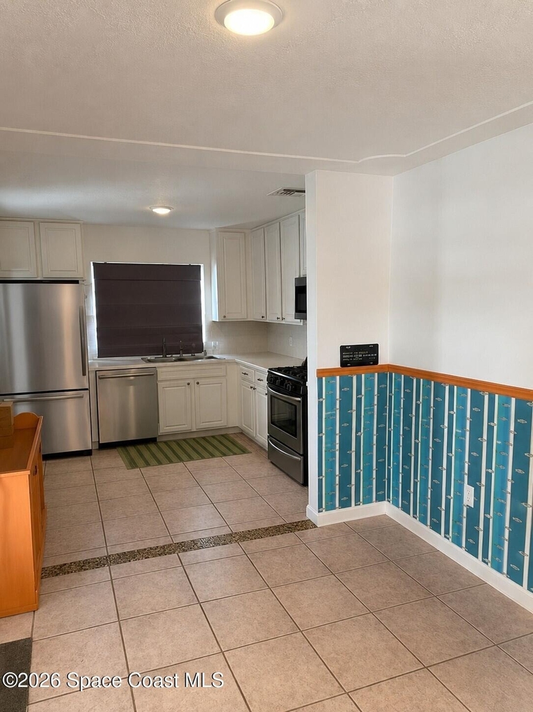 349 W Exeter Street W - Photo 2