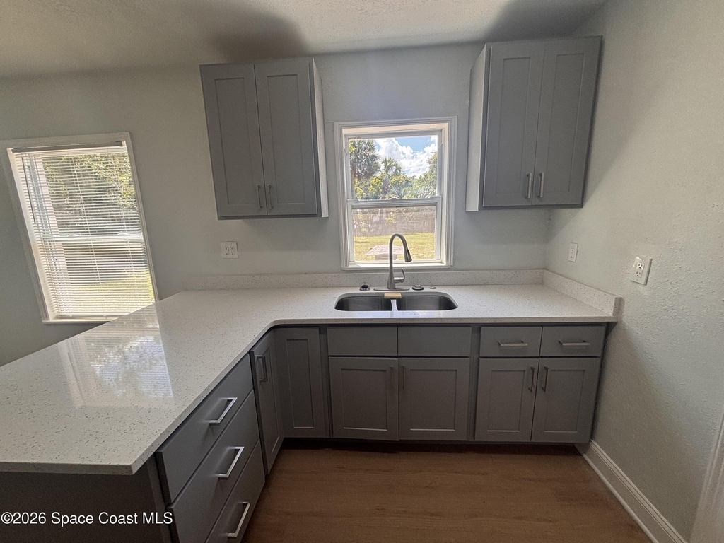 2100 Hallwood Place - Photo 4