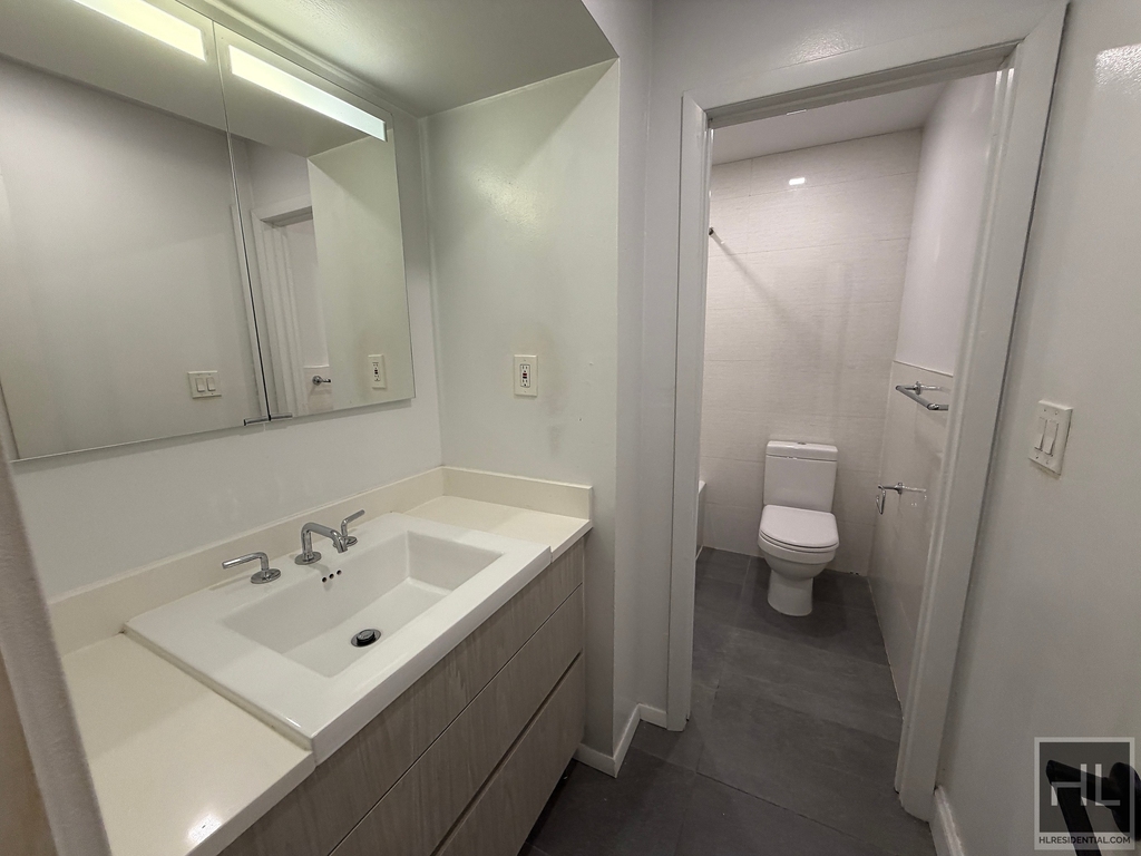 East 80 Street - Photo 5
