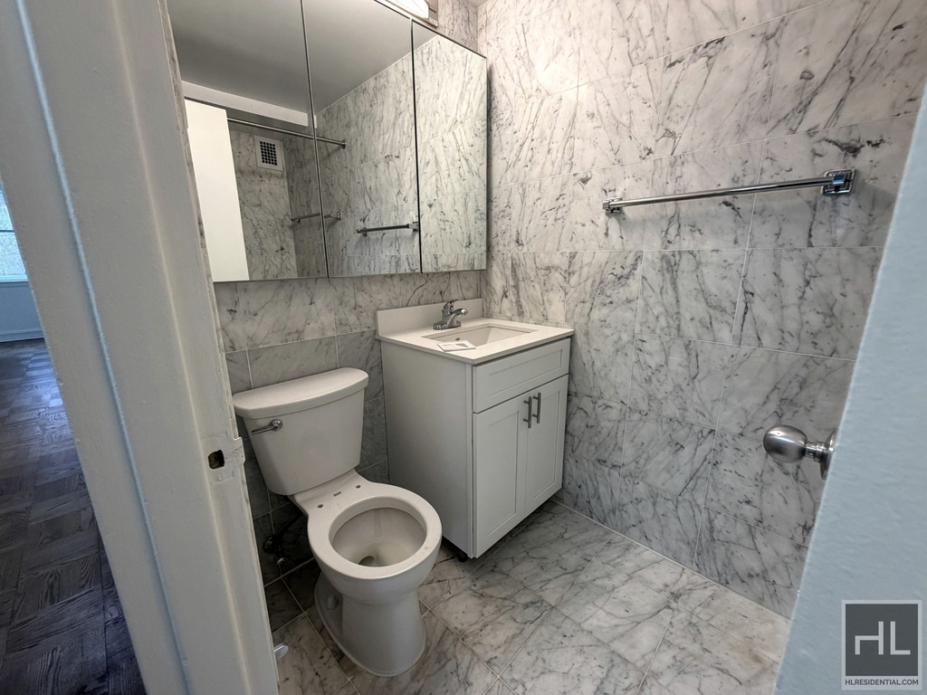 East 71st Street - Photo 9