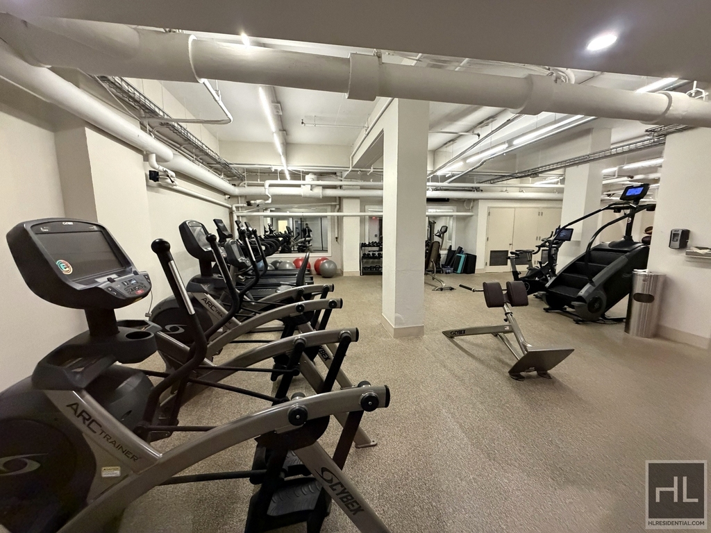 East 71st Street - Photo 11