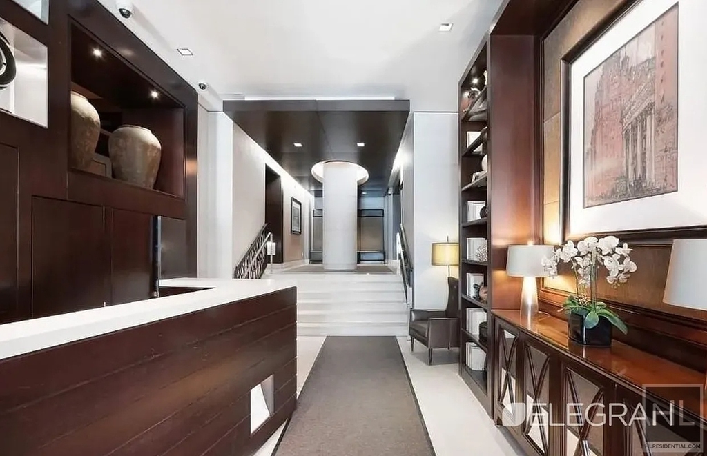 East 71st Street - Photo 13