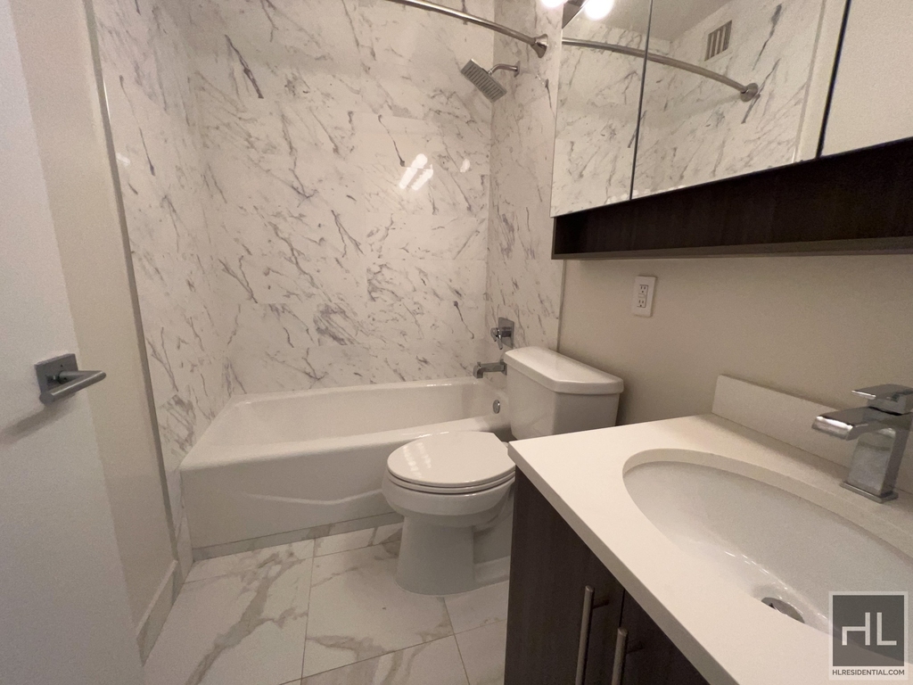 West 53 Street - Photo 1