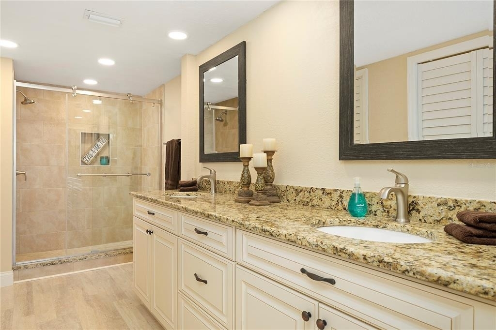 4650 Bay Boulevard - Photo 20