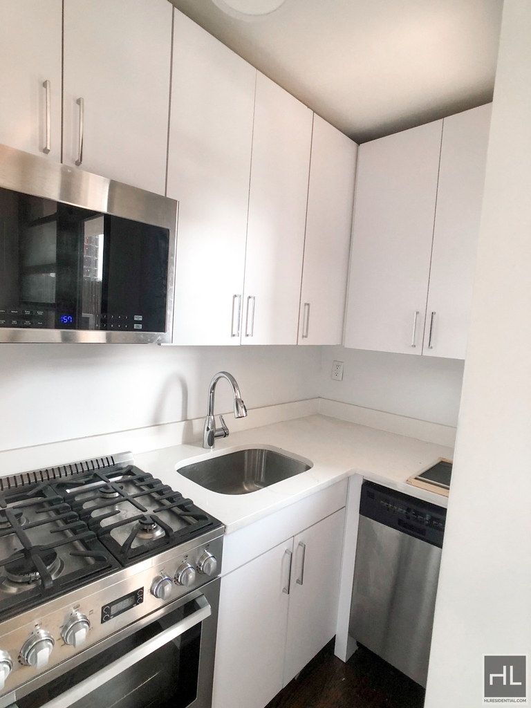 East 35 Street - Photo 2