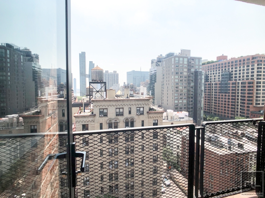 East 35 Street - Photo 4