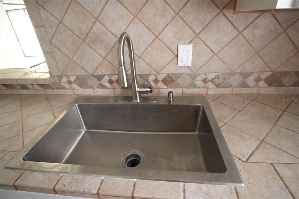 390 S Woodlands Drive - Photo 19