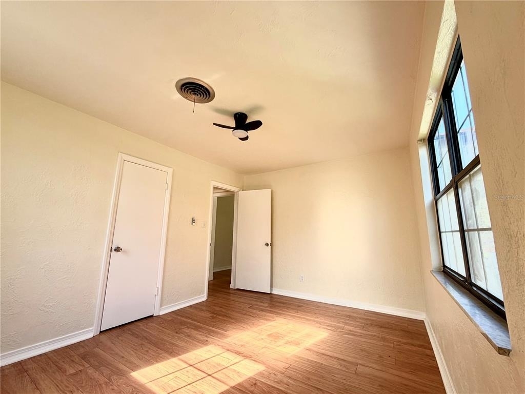 916 W Orient Street - Photo 8