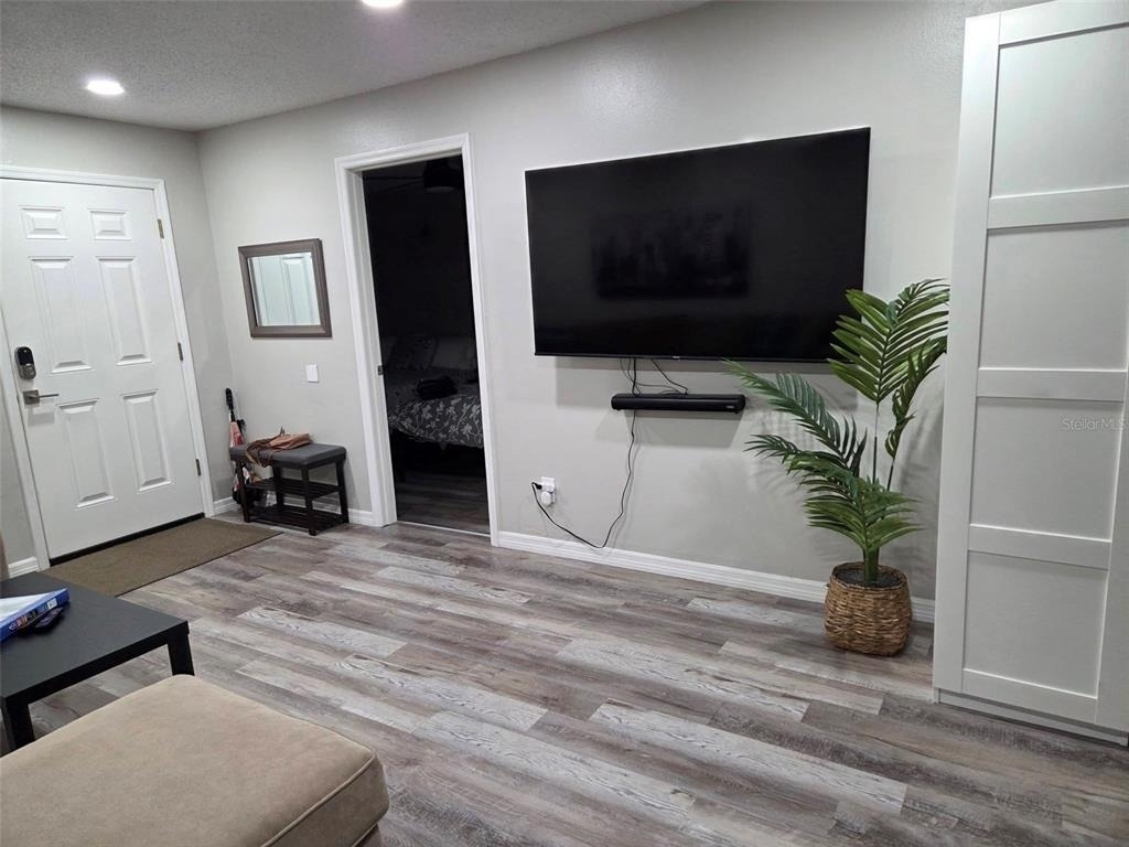 8024 Candlewoode Drive - Photo 4