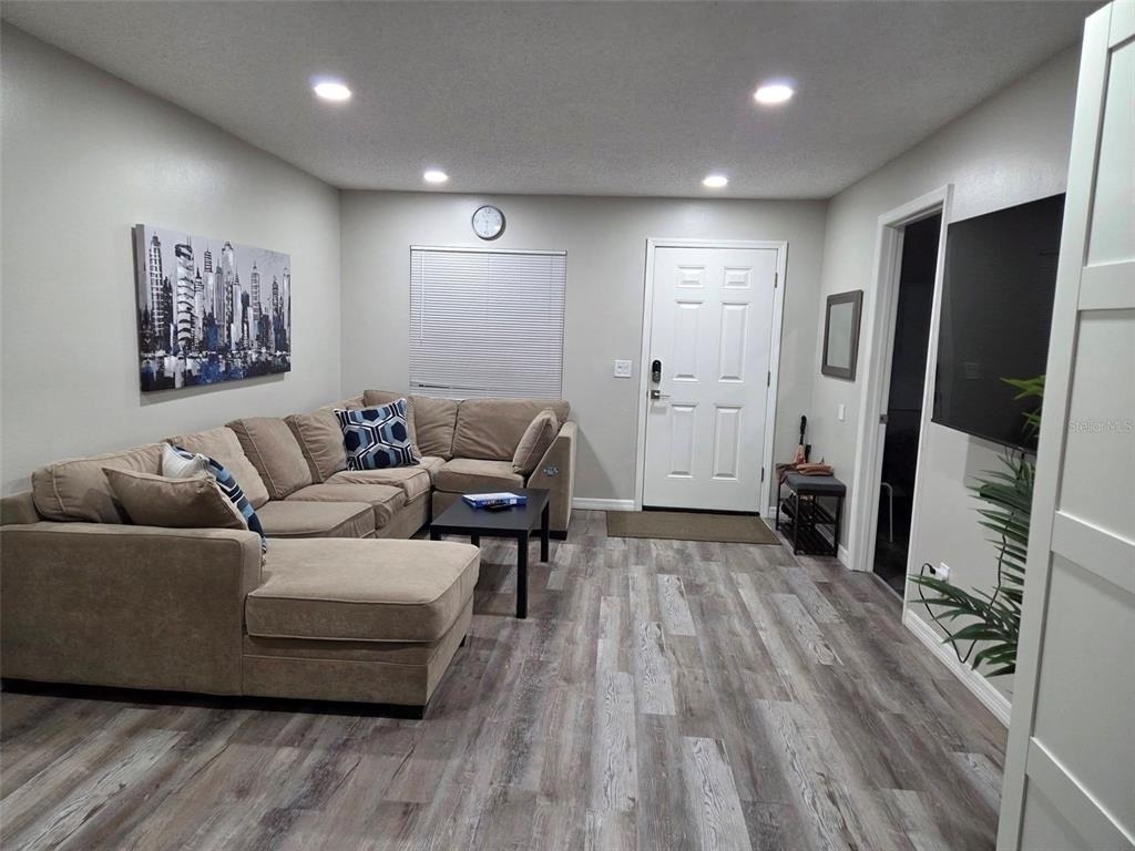 8024 Candlewoode Drive - Photo 3