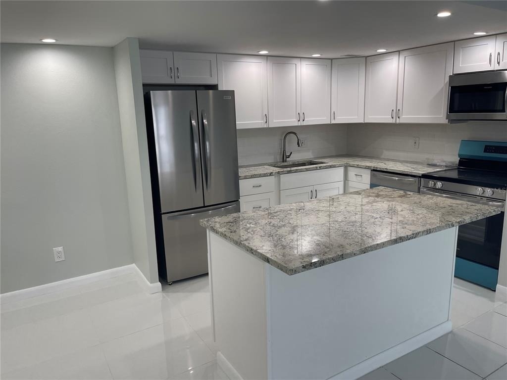 851 Bayway Boulevard - Photo 4