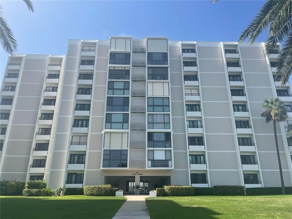 851 Bayway Boulevard - Photo 1