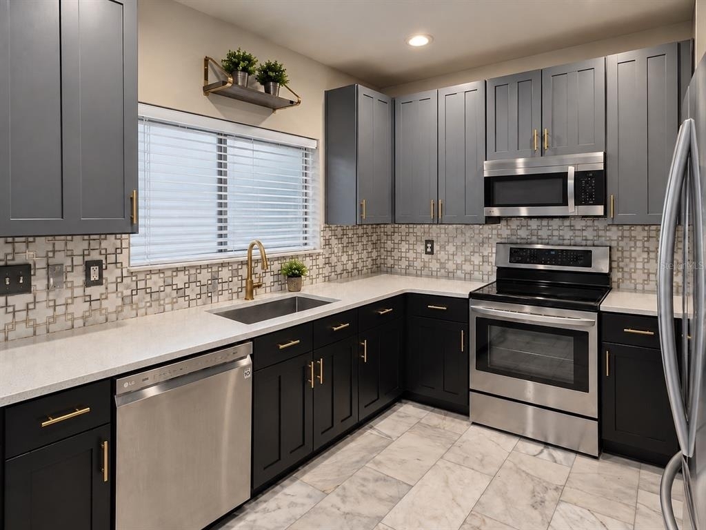 30039 Mossbank Drive - Photo 3