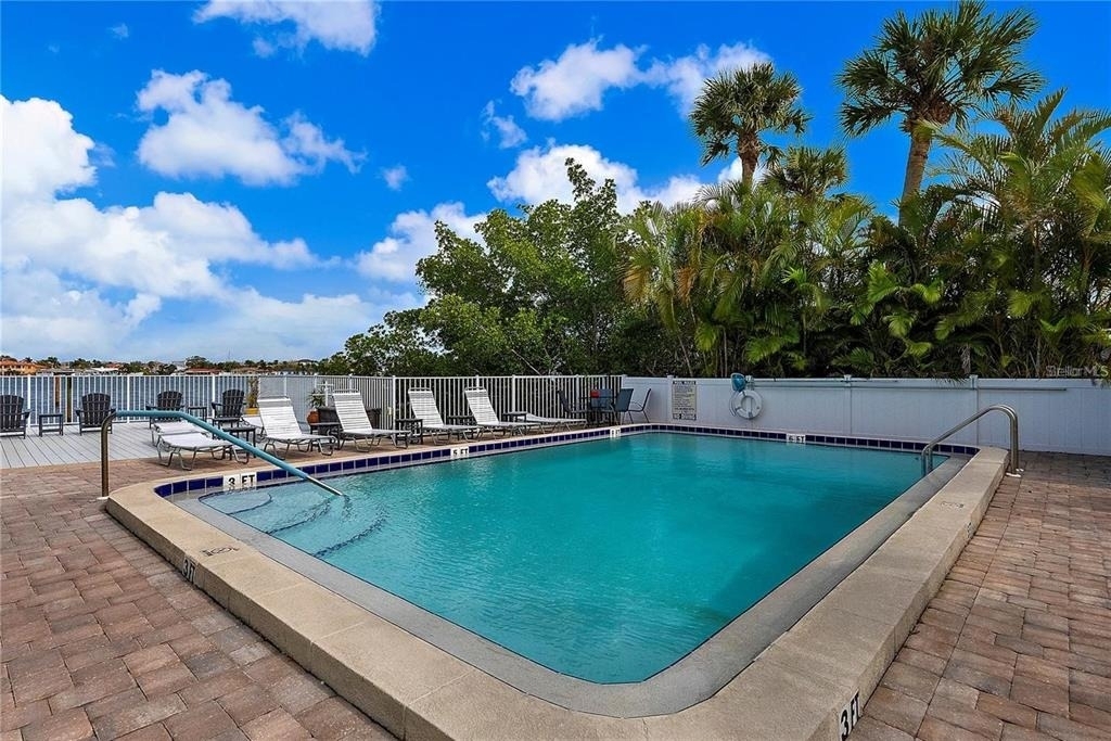 1859 Shore Drive S - Photo 3