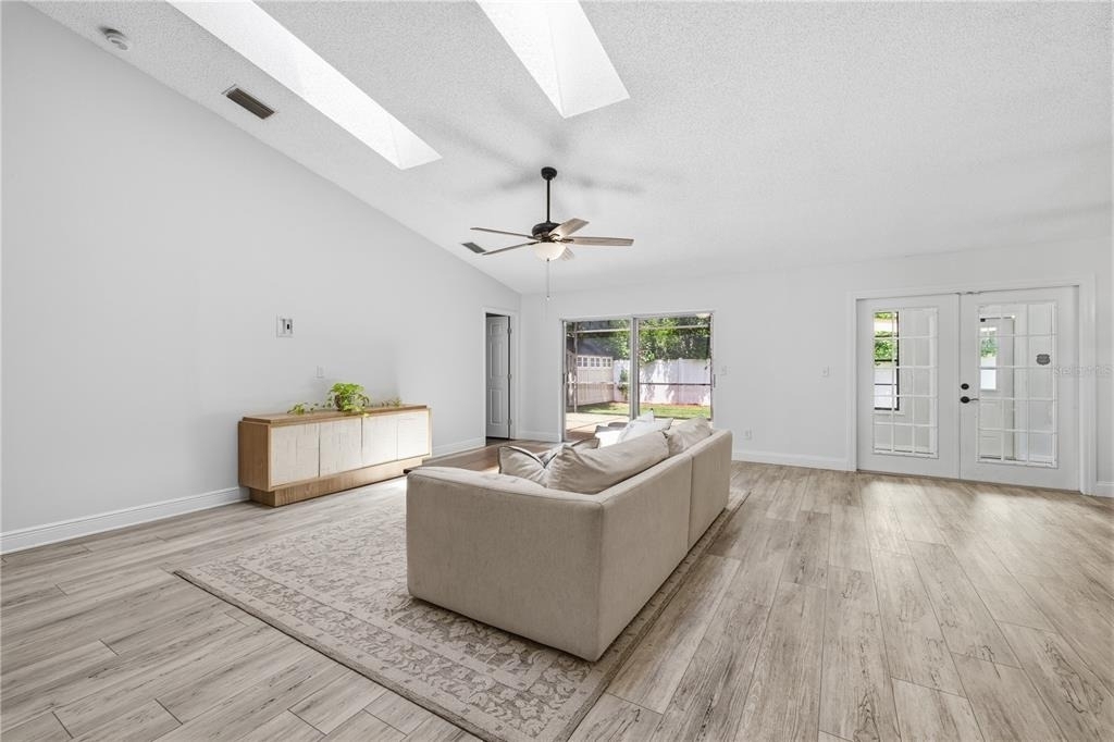 1570 Club Drive - Photo 2
