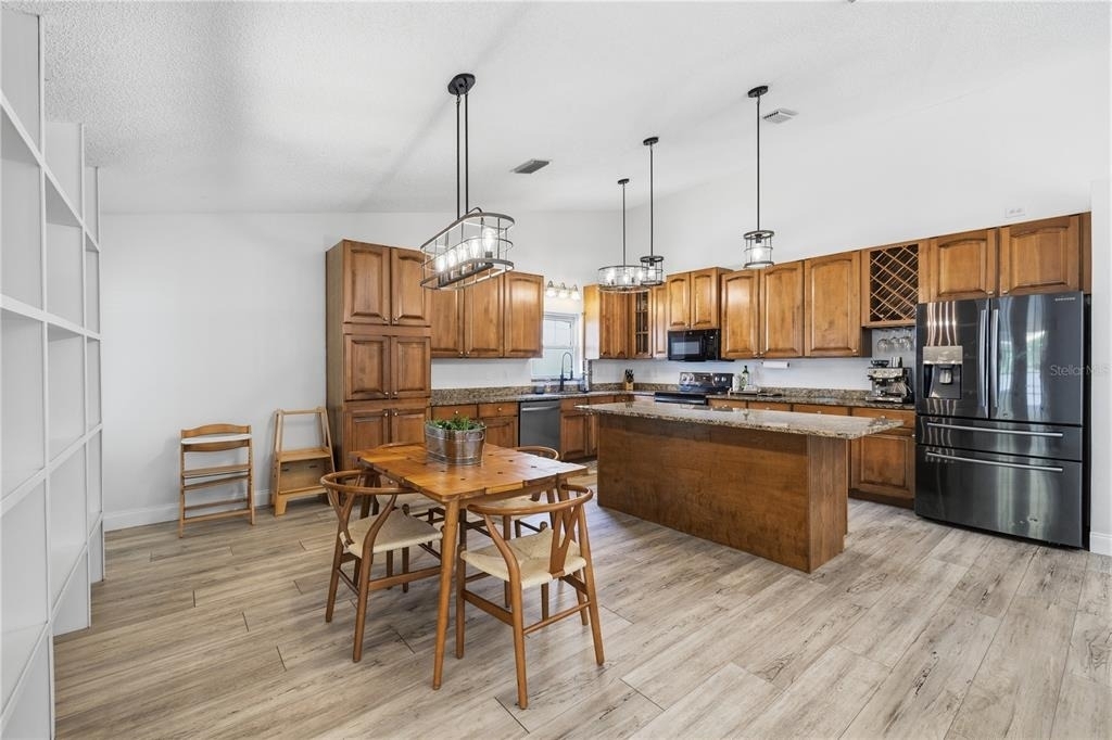 1570 Club Drive - Photo 5