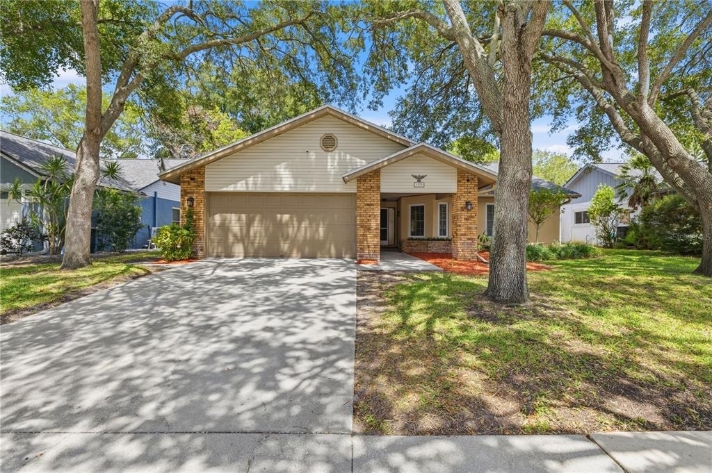 1570 Club Drive - Photo 0