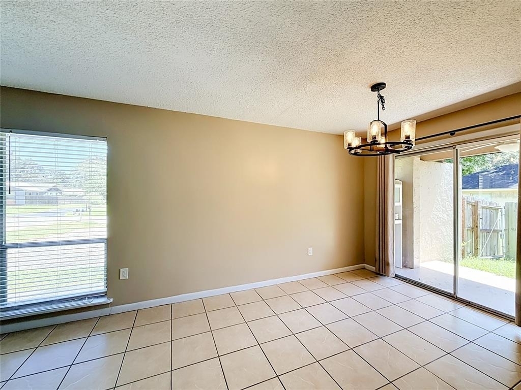 4050 Se 20th Court - Photo 11