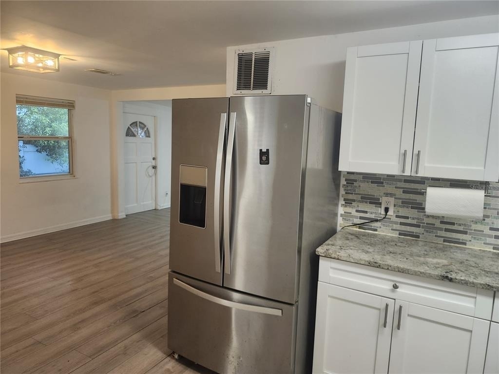 12727 N Ola Avenue - Photo 0