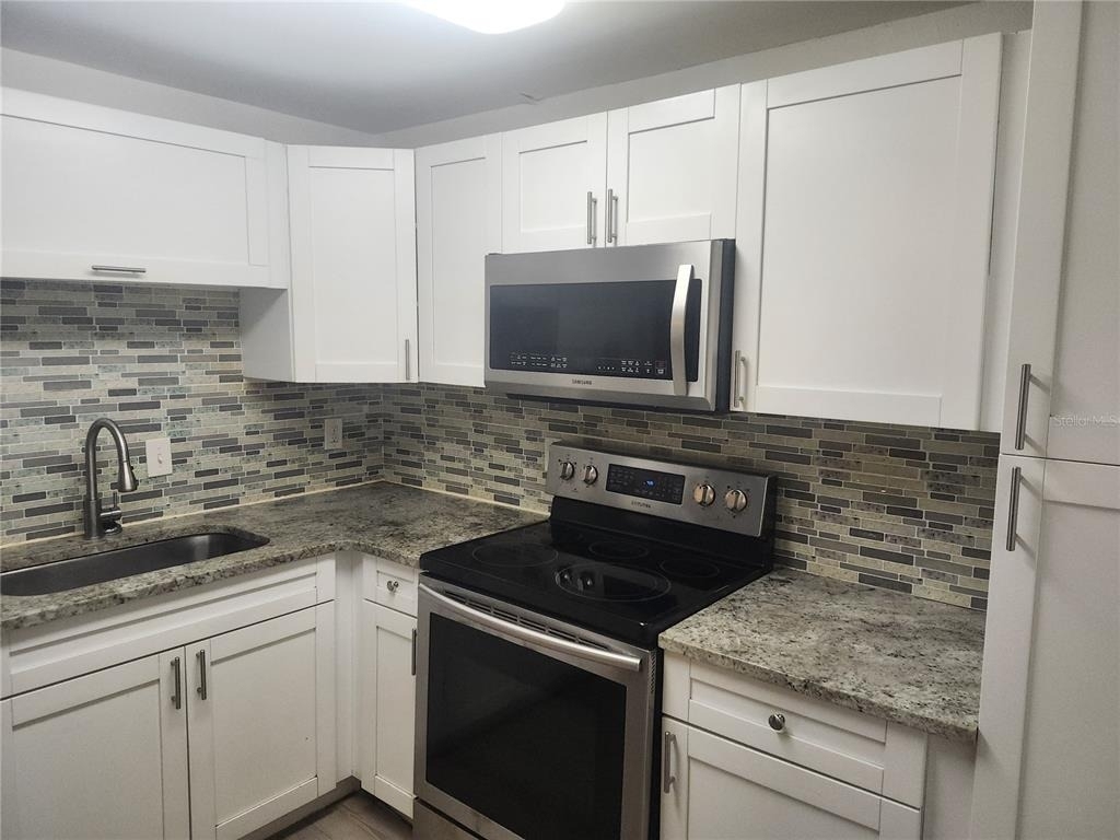 12727 N Ola Avenue - Photo 3