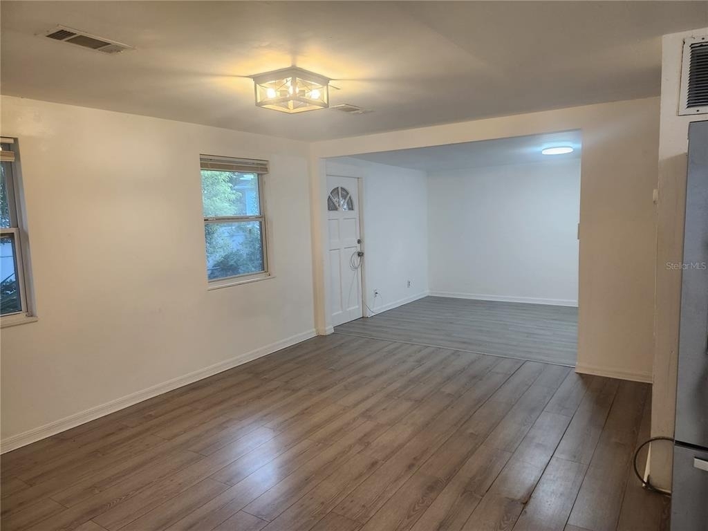 12727 N Ola Avenue - Photo 2