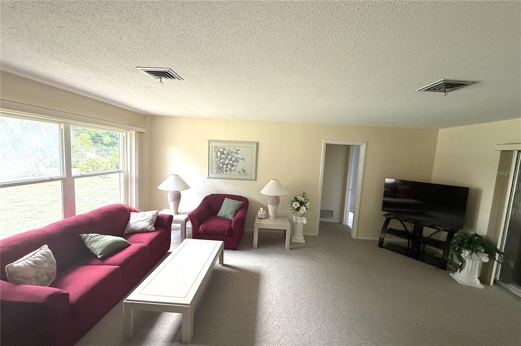 605 Ravenna Street - Photo 2