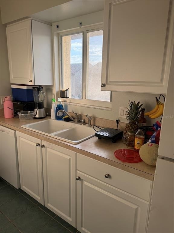 2716 Hidden Lake Boulevard - Photo 3