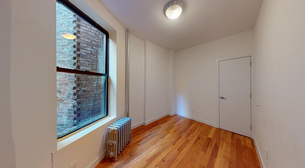 East 91st Street - Photo 5