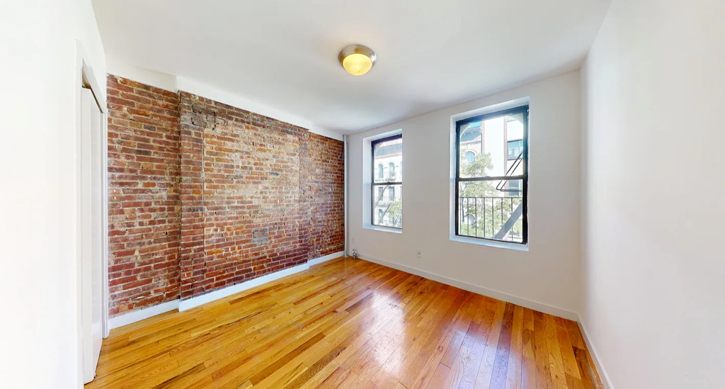 East 91st Street - Photo 0