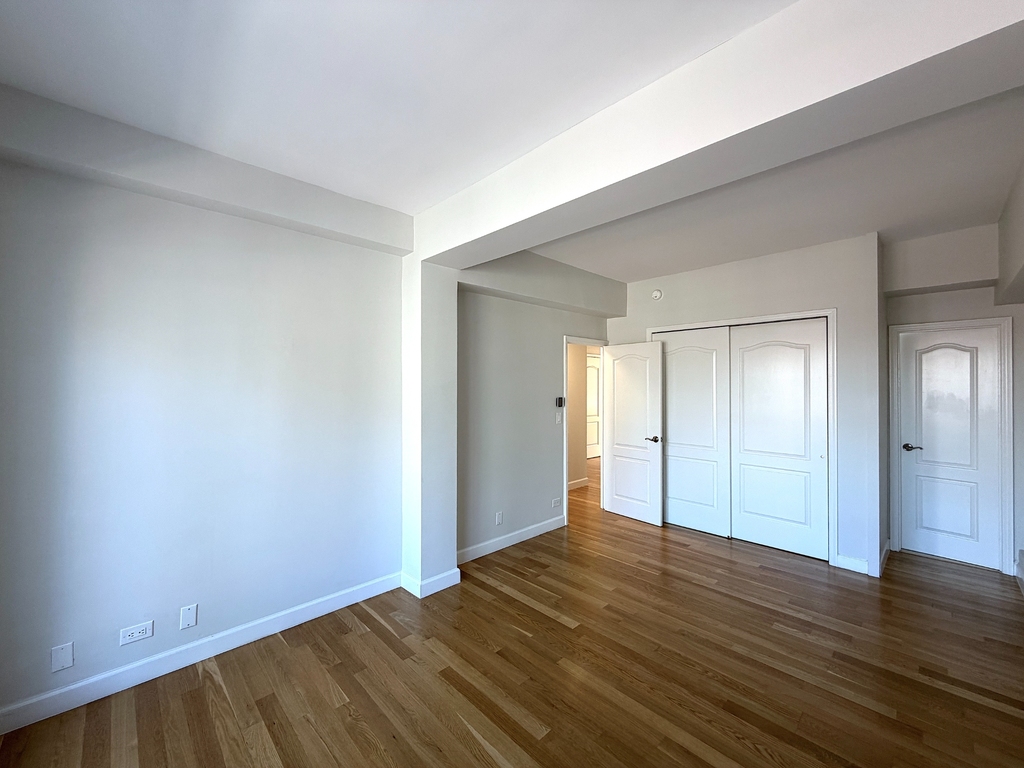 East 51st Street - Photo 1