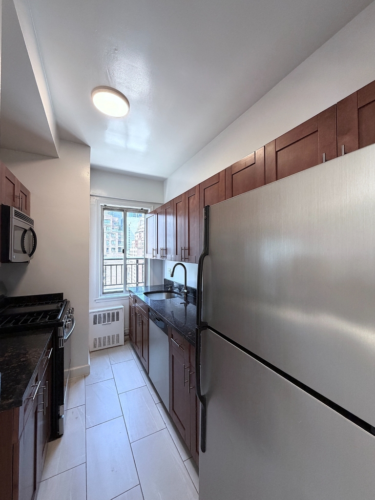 East 51st Street - Photo 2