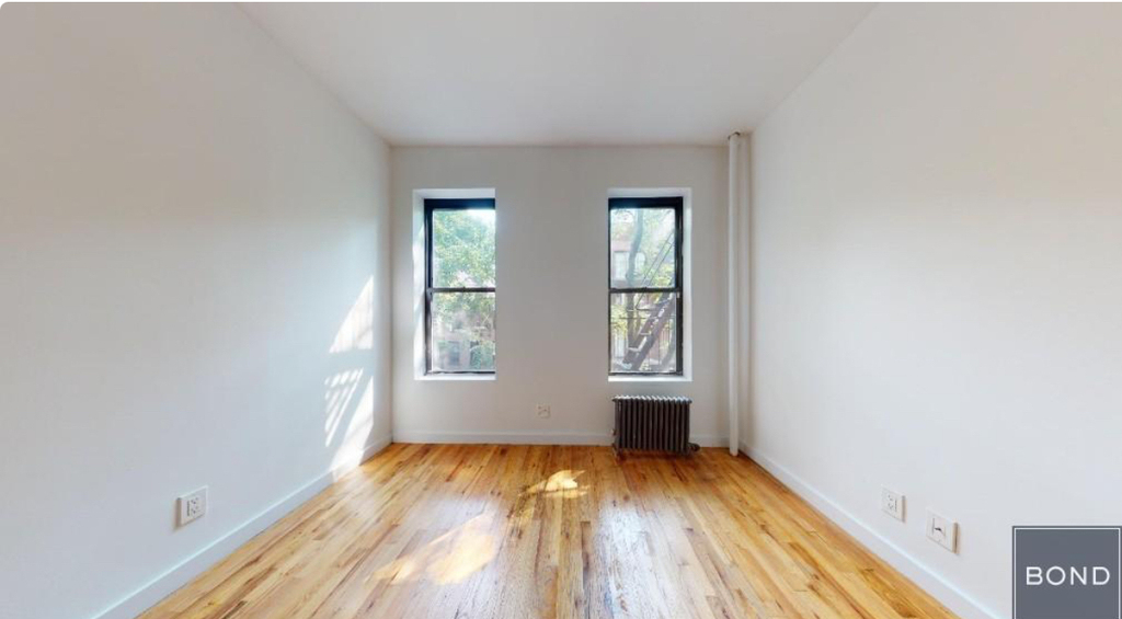 East 85th Street - Photo 0