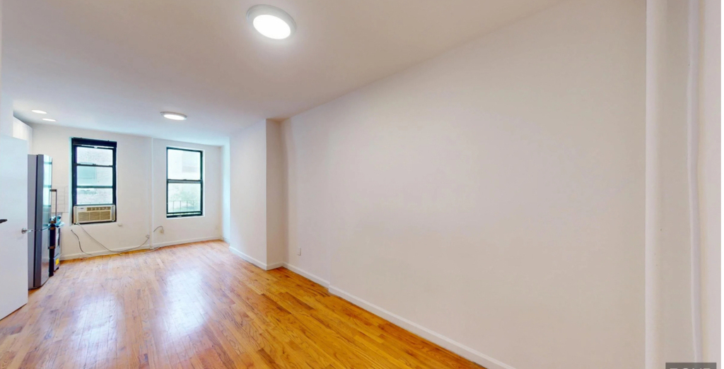East 24th Street - Photo 3