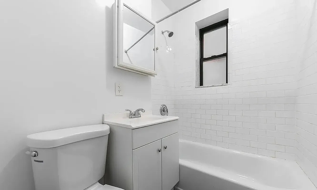 370 West 52nd Street - Photo 3