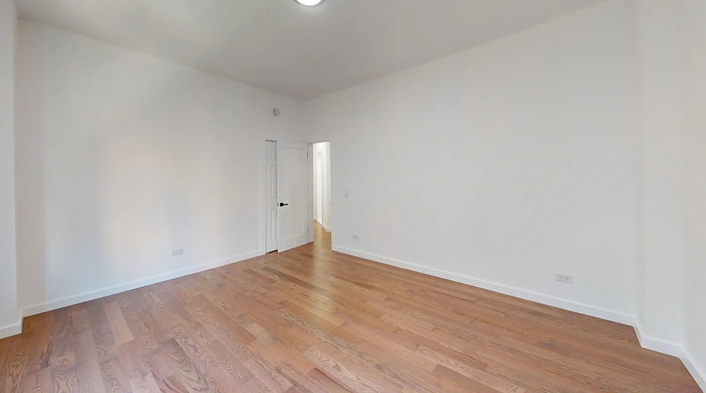 West 96th street  - Photo 10