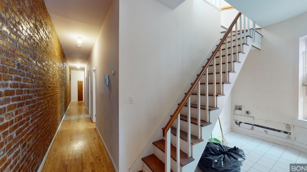 West 92nd Street - Photo 4