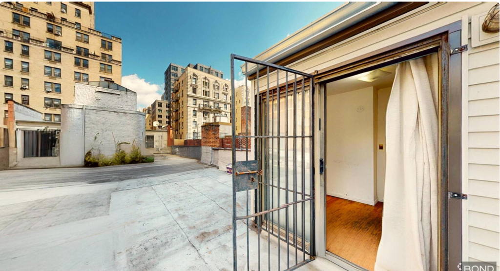 West 92nd Street - Photo 1