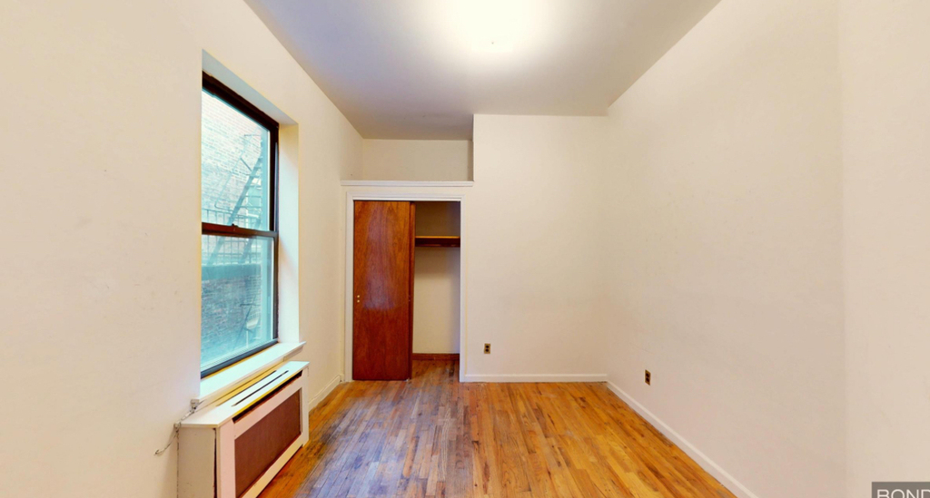 West 92nd Street - Photo 9