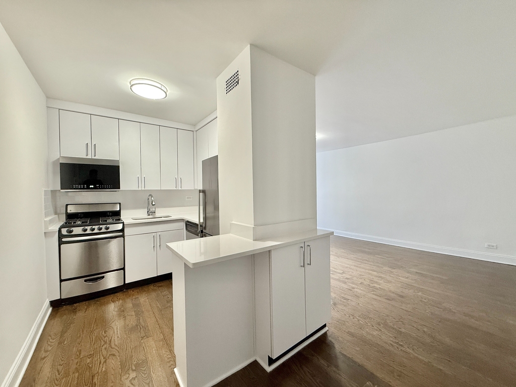 East 16th Street - Photo 2